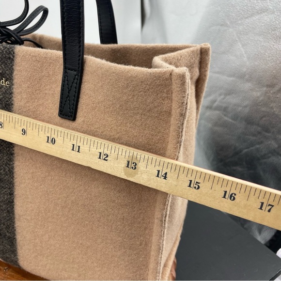 Kate Spade Washington Square Mega Sam Tote beige tan black wool - Picture 8 of 16